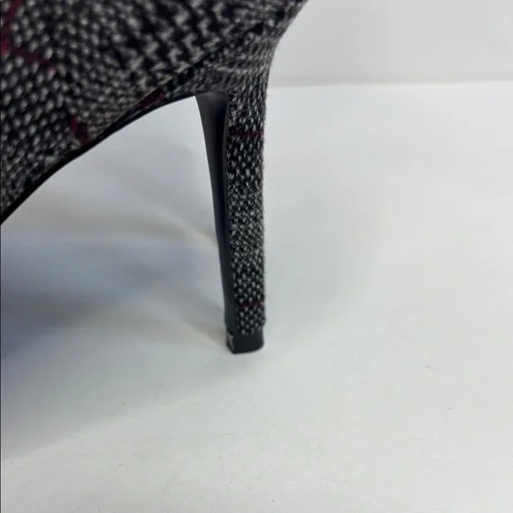 FINAL! NWOT! Charles David Black Red and Gray Tweed Plaid Spike Heeled Boots - Picture 3 of 9